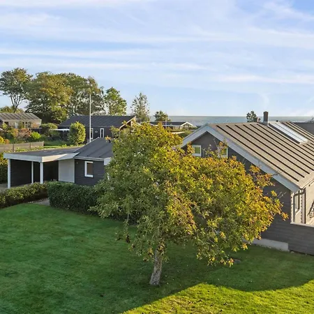 Tajo - 200m From The Sea By Interhome *